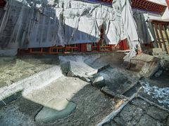 -比如骷髅墙景区