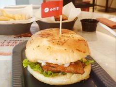 -必胜客餐厅(昆百大泰业城店)