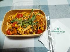 -Dragon Pizza•圆脸龙披萨·牛排餐厅