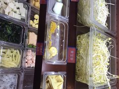-小蛮椒麻辣烫·麻辣拌(青浦宝龙店)