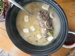 -土砂锅生态山庄·非遗砂锅雅鱼