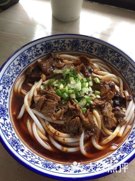 临津门回民米粉-小龙虾(八卦岭店)大片牛肉粉图片 - 第2张