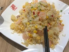 菠萝虾仁蛋炒饭-泰煌鸡·上海白斩鸡·鸡汤面(万航店)