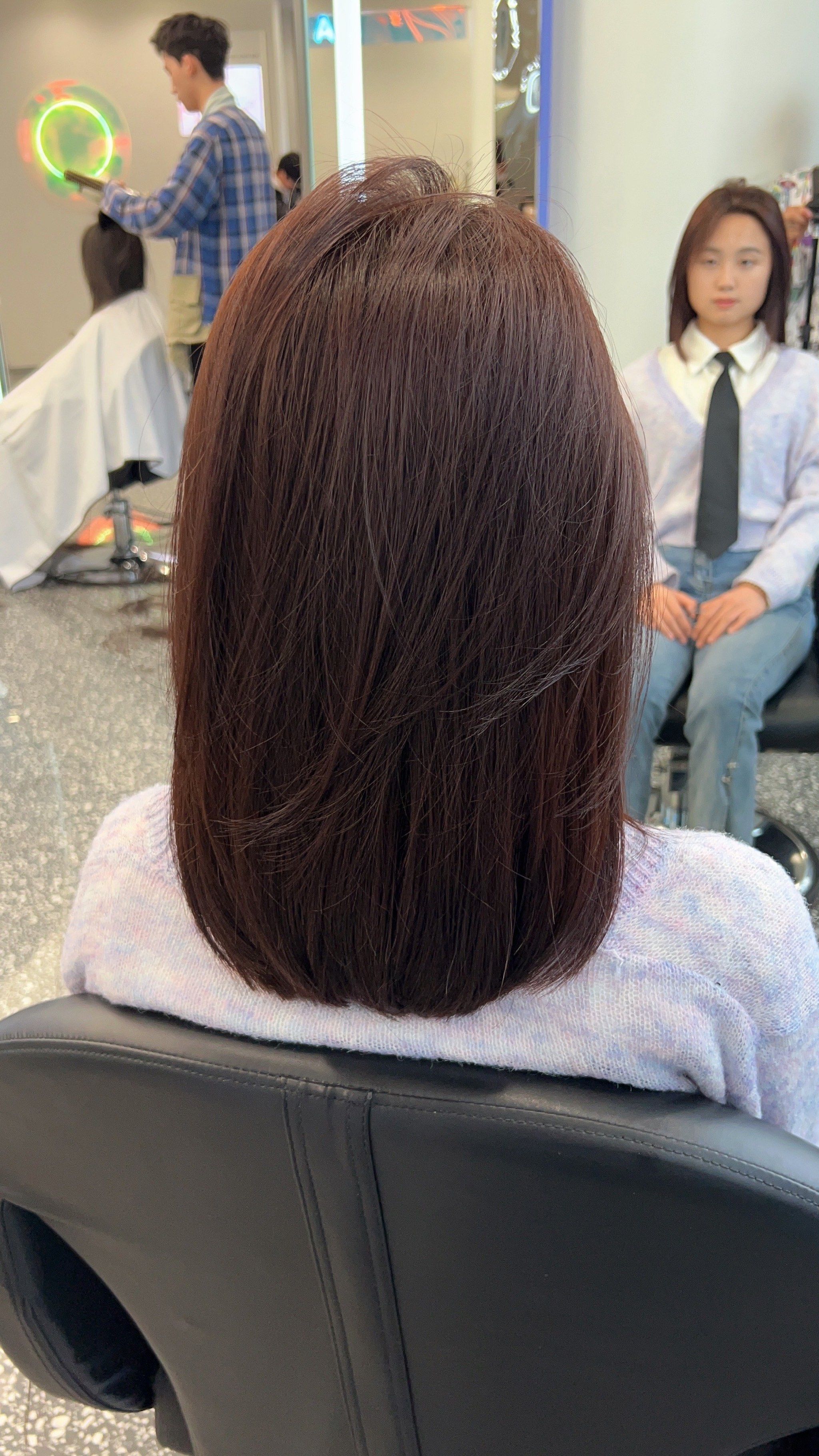 齐肩短发 美不美看背影就知道