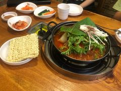 土豆排骨火锅-喇喇排骨火锅·传统韩式脊骨汤(望京西园总店)