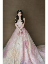 点击看大图 -Renee芮亦婚纱