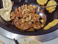 -鲁员外地锅鸡地锅鱼(古墩路店)