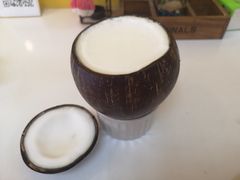 -志龙皇冠吃货椰子铺