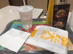 -麦当劳(轻轨曹杨路店)