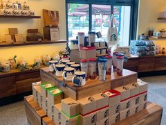 零售区-星巴克(迪士尼小镇店)
