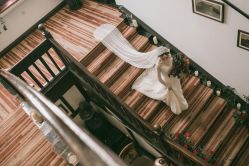 -LaMousse婚纱买手店