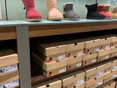 -UGG(燕莎奥特莱斯购物中心店)