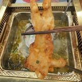 烈日炎炎下的牛蛙自由，宽尺巷鱼蛙自助