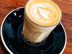 Flat&nbsp;white-black rainbow coffee