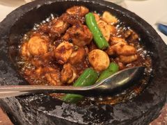 招牌石锅杭椒牛蛙-桂满陇·蟹黄小笼汤包(中山公园店)