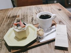 红茶伯爵慕斯-素咫咖啡CLIFEROSE(新安店)