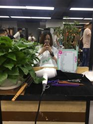 -镁连社·美联社