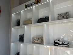 -翰皇直营洗衣洗鞋(望京鹿港店)