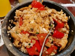 当红小炒肉石锅饭-新白鹿餐厅(爱琴海购物中心店)