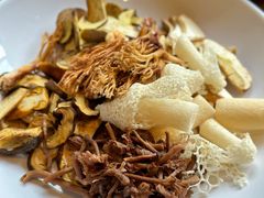 -黔蘑菇四季餐厅(观山湖店)