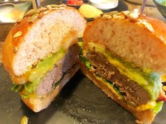 -HIGH FIVE哈福手工汉堡(桂林路店)