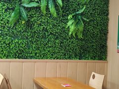 -华莱士·全鸡汉堡(海口政法学院店)
