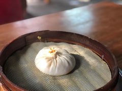 蟹黄汤包-忆秦园小笼包(惠山古镇总店)