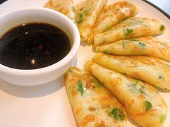 老北京糊塌子配蒜汁-唐廊烤鸭店(工体店)
