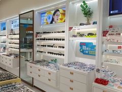 -J-Optical佳视明眼镜·蔡司视觉(青岛金茂览秀城店)