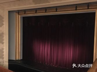 演员们都很卖力，老北京的古建筑是历史的见证