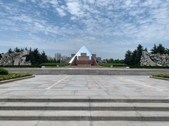 -上海市龙华烈士陵园