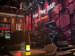 -FOUR PLAY BAR