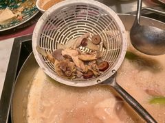 -尚尚仙·酸汤猪手·猪肚鸡火锅(华联万柳购物中心店)