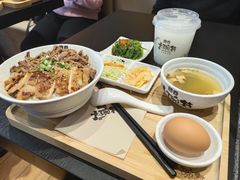 -熊吞·大碗丼烧肉饭(西市场嘉华店)