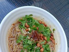 -亚龙湾亚泰商业街