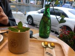 -ZING COFFEE 镜咖啡