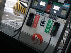 -中国石化东台服务区（沈阳方向）加油站