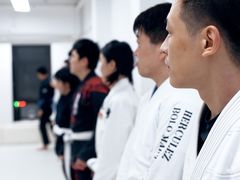 -菠萝格斗巴西柔术训练馆
