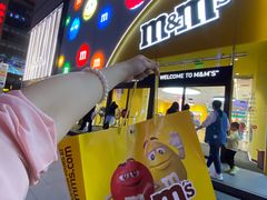 -m豆巧克力世界(上海世茂广场店)