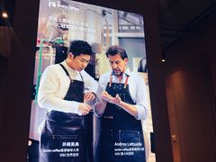 -瑞幸咖啡(外滩SOHO店)