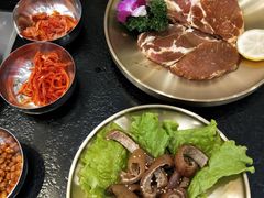 -臻牛烤肉