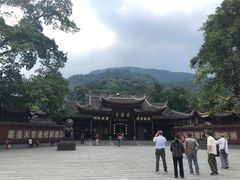 -峨眉山报国寺