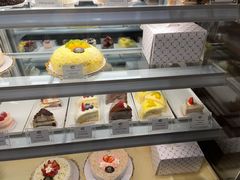 面包甜点陈列柜-COVA(新天地Xintiandi店)