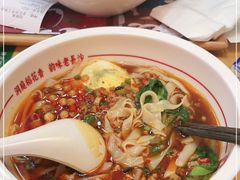 -呷佬·长沙手工米粉(金沙江路店)