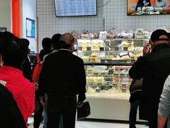 门面-白玉兰食品甜凤店(合生汇店)