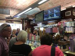 -Gelateria Dondoli