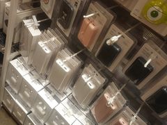 -名创优品(北京新中关购物中心地铁层店)