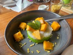 -Chom Cafe and Restaurant