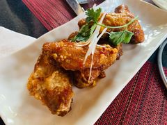 甜辣鸡翅佐以辣蒜汁-WOLFGANG PUCK KITCHEN & BAR(迪士尼小镇店)