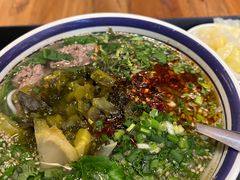 招牌生烫牛肉米线-云阿蛮云南生烫牛肉米线(奉贤路店)